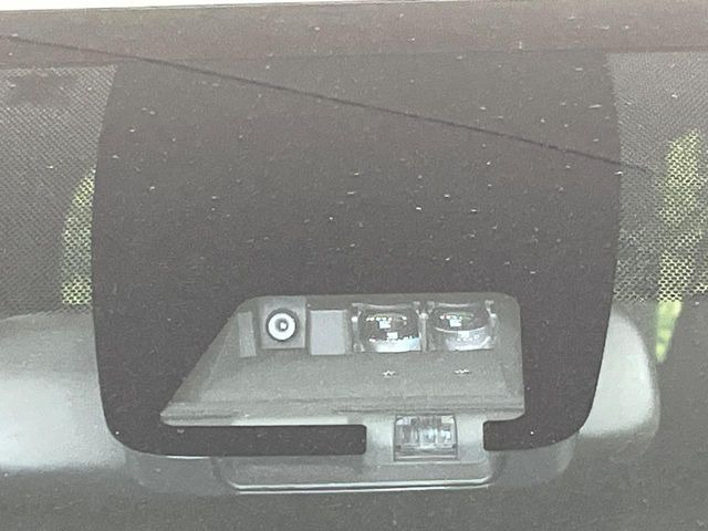 �y�g���^�Z�[�t�e�B�Z���X�z���s���ɑO���̎ԗ�����F�����A�Փ˂������Ȏ��͌x��ƃu���[�L�ŏՓˉ���Ɣ�Q�y�����A�V�X�g�B�����S�Ƀh���C�u�����y���݂��������܂��B