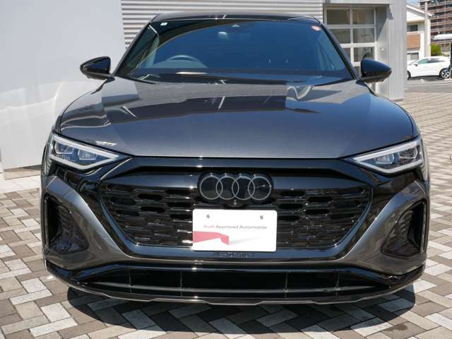 Q8スポーツバック e-tron55 クワトロ Sライン 4WD
