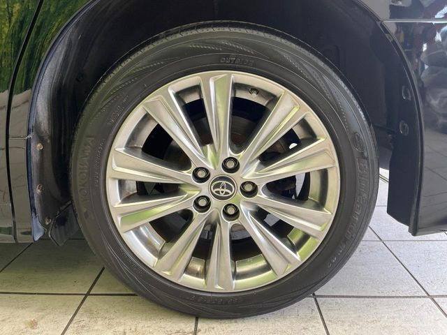 �y����18�C���`�A���~�z�C�[���z�O�ςɃ}�b�`���������A���~�z�C�[���𑕒����Ă���܂��B�e��ЊO�A���~�z�C�[����A�X�^�b�h���X�^�C�����戵�����Ă���܂��B���񂲑��k����������