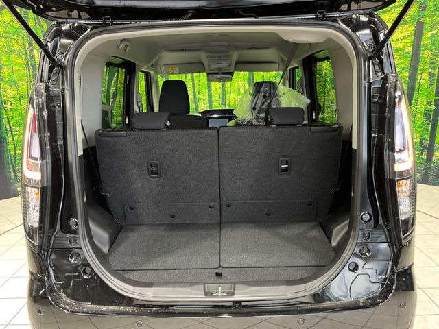 ���i�̂���������ʋ΁A���}���ɏ\���ȉ׎��X�y�[�X���m�ۂ��Ă���܂��B�Z�J���h�V�[�g��|���ƁA�傫�ȉו��̐ύڂ��\�ł���