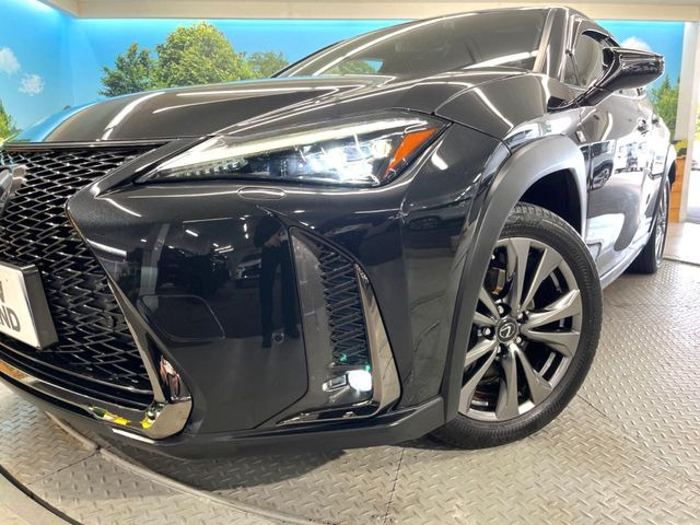 �yLED�w�b�h���C�g�z���V����ԑ��s�����ǍD�Ȏ��E���m�ۂ����S���ĉ^�]�ł��鍂�P�xLED�w�b�h���C�g�𑕔�!�_�����x�������A����d�͂��}�����Ă��܂��B