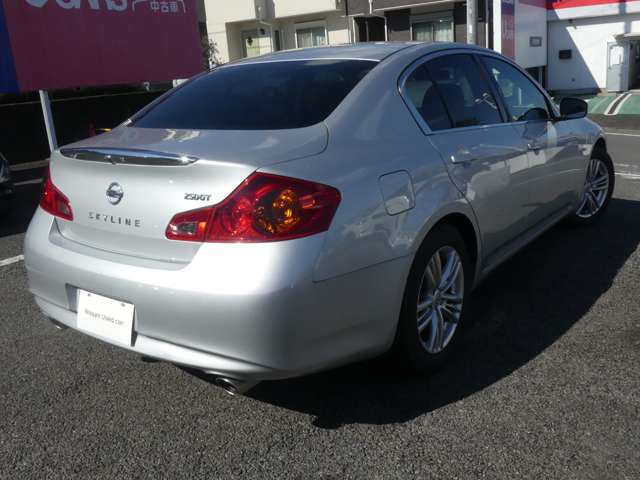 スカイライン2.5 250GT