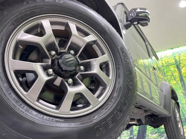 �y����15�C���`�A���~�z�C�[���z�O�ςɃ}�b�`���������A���~�z�C�[���𑕒����Ă���܂��B�e��ЊO�A���~�z�C�[����A�X�^�b�h���X�^�C�����戵�����Ă���܂��B���񂲑��k����������