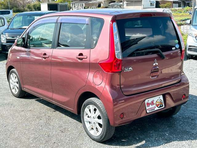 ���X�ł͌y�����Ԃ��畁�ʎԂ܂ŕ��L���I�[�����[�J�[�̎Ԏ�E�F�E�O���[�h��L�x�ɑ����Ă���܂��B