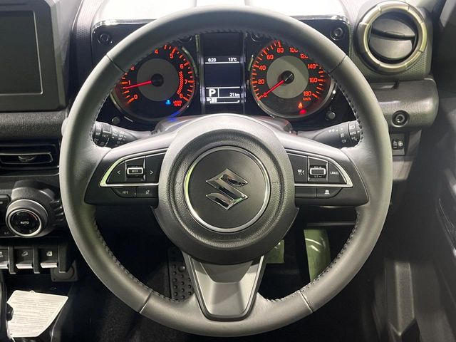 �y�����v�����X�e�A�����O�z�㎿�Ȋv���g�p���邱�ƂŁA��ɂ����������݂ƂĂ��^�]���₷���n���h���ł���