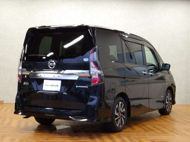 セレナ1.2 e-POWER ハイウェイスターV