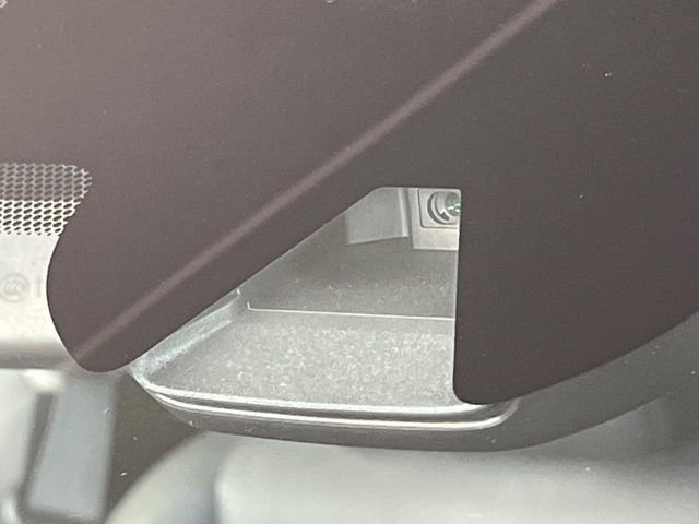 �y�G�}�[�W�F���V�[�u���[�L�z���s���ɑO���̎ԗ�����F�����A�Փ˂������Ȏ��͌x��ƃu���[�L�ŏՓˉ���Ɣ�Q�y�����A�V�X�g�B�����S�Ƀh���C�u�����y���݂��������܂��B