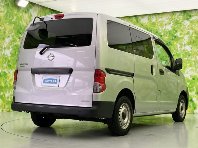 NV200バネットバン1.6 DX