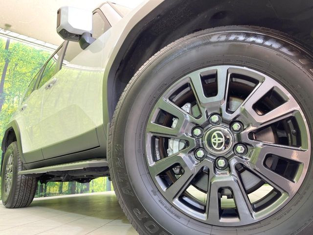 �y����18�C���`�A���~�z�C�[���z�O�ςɃ}�b�`���������A���~�z�C�[���𑕒����Ă���܂��B�e��ЊO�A���~�z�C�[����A�X�^�b�h���X�^�C�����戵�����Ă���܂��B���񂲑��k����������