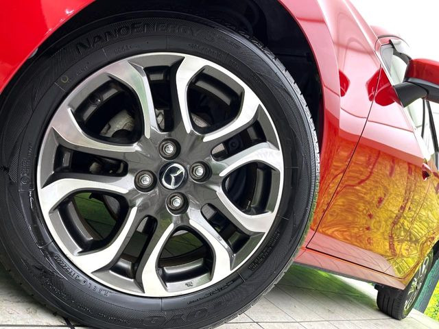 �y����16�C���`�A���~�z�C�[���z�O�ςɃ}�b�`���������A���~�z�C�[���𑕒����Ă���܂��B�e��ЊO�A���~�z�C�[����A�X�^�b�h���X�^�C�����戵�����Ă���܂��B���񂲑��k����������