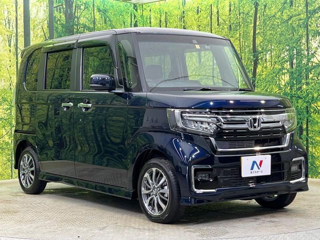 高透明度のガラス皮膜で撥水はもちろん、上質なツヤ・光沢を実現。紫外線や酸性雨から大切な愛車を保護し、色あせ・劣化を防止。「弾スプラッシュコート」、「弾プリミッサコート」からお選びいただけます。