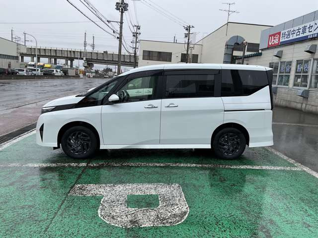 セレナ1.4 e-4ORCE ハイウェイスターV 4WD