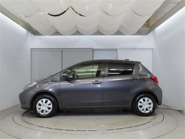 ヴィッツ1.0 F シエル