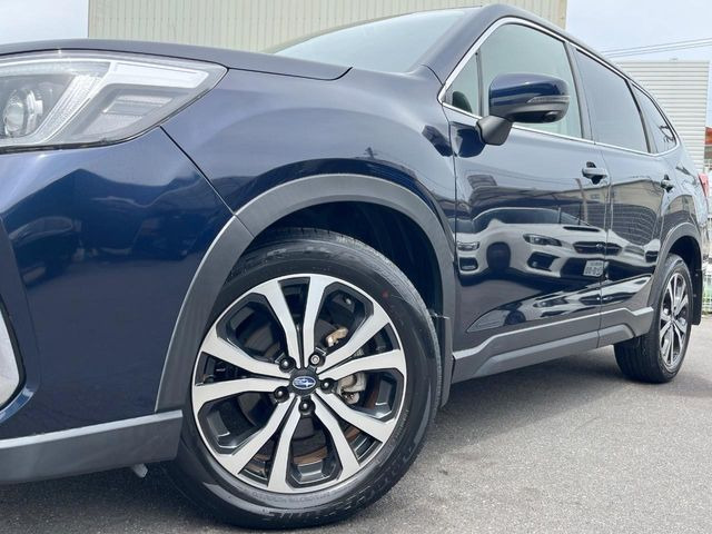 �y����18�C���`�A���~�z�C�[���z�O�ςɃ}�b�`���������A���~�z�C�[���𑕒����Ă���܂��B�e��ЊO�A���~�z�C�[����A�X�^�b�h���X�^�C�����戵�����Ă���܂��B���񂲑��k����������