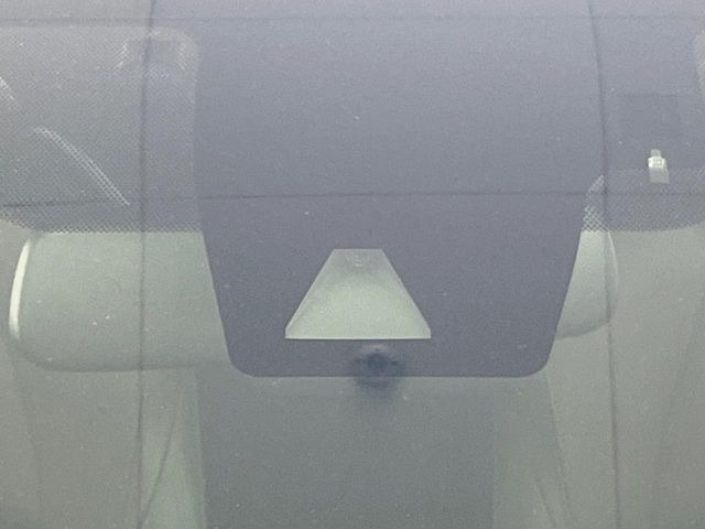 �y�Փˌy�����u�z���s���ɑO���̎ԗ�����F�����A�Փ˂������Ȏ��͌x��ƃu���[�L�ŏՓˉ���Ɣ�Q�y�����A�V�X�g�B�����S�Ƀh���C�u�����y���݂��������܂��B