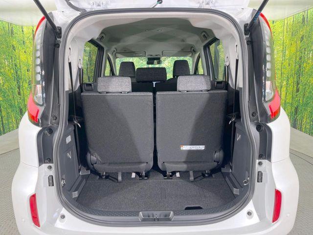 ���i�̂���������ʋ΁A���}���ɏ\���ȉ׎��X�y�[�X���m�ۂ��Ă���܂��B�Z�J���h�V�[�g��|���ƁA�傫�ȉו��̐ύڂ��\�ł���