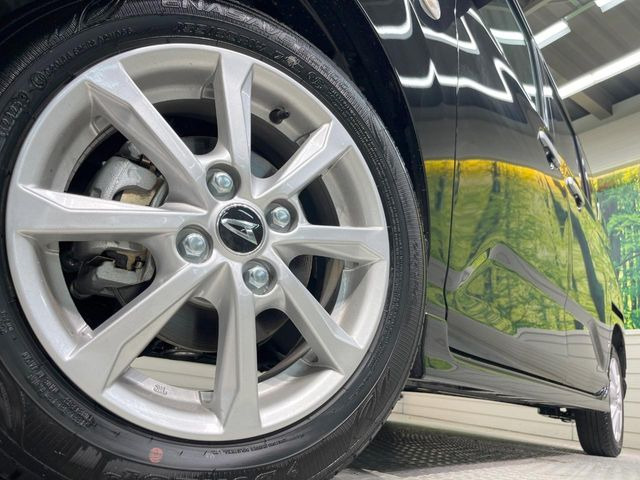 �y����14�C���`�A���~�z�C�[���z�O�ςɃ}�b�`���������A���~�z�C�[���𑕒����Ă���܂��B�e��ЊO�A���~�z�C�[����A�X�^�b�h���X�^�C�����戵�����Ă���܂��B���񂲑��k����������