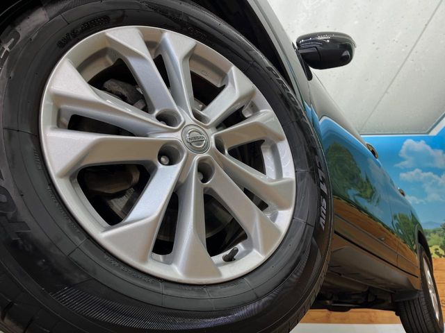 �y����17�C���`�A���~�z�C�[���z�O�ςɃ}�b�`���������A���~�z�C�[���𑕒����Ă���܂��B�e��ЊO�A���~�z�C�[����A�X�^�b�h���X�^�C�����戵�����Ă���܂��B���񂲑��k����������