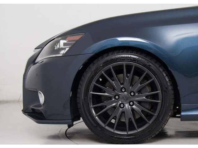 18インチアルミ!!アルミホイールの変更も可能です!お客様のお好みの1台を作成可能となります!※詳細はスタッフまでお尋ねください。