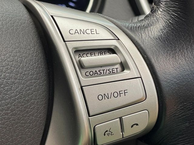 �y�N���[�Y�R���g���[���z�������H�����N���N���s�B�A�N�Z���𗣂��Ă���葬�x�ő��s���ł��A�������^�]���̕��S���y��!�����E�������ȒP�ȃX�C�b�`����Œ����ł��܂��B