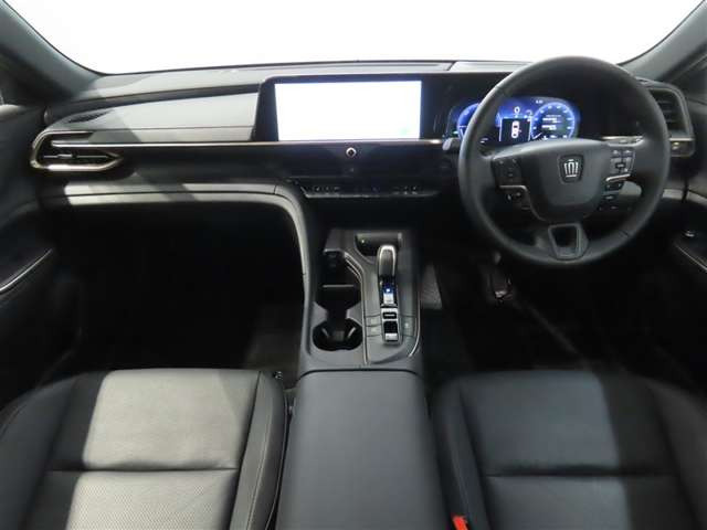 クラウンクロスオーバー2.5 G アドバンスト レザー パッケージ E-Four 4WD