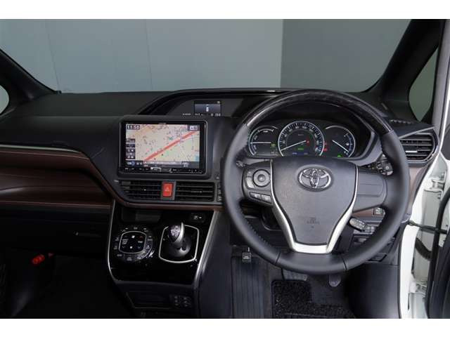 エスクァイアハイブリッド1.8 Gi