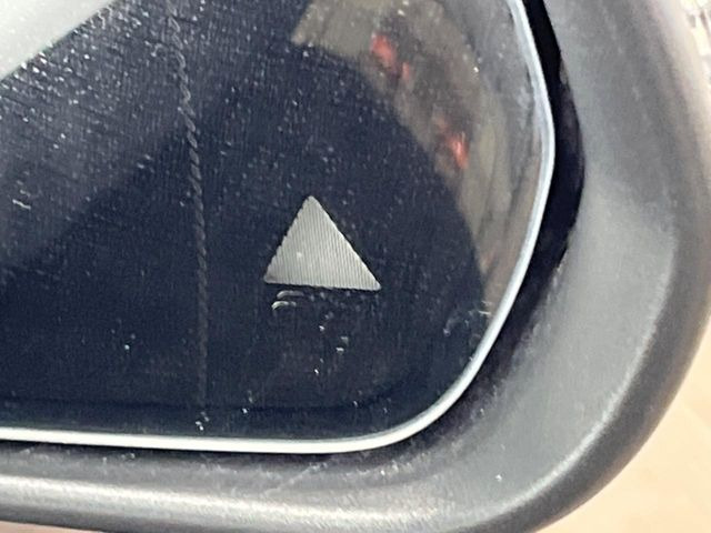 ���u���C���h�A�V�X�g�Z���T�[:���p����̎Ԃ����m���A�h���C�o�[���Ԑ��ύX���s���ۂɁA�x�����Ƌ��ɒ��ӂ𑣂��Ă������S�x���@�\�ł�!