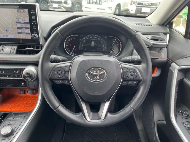 �y�����v�����X�e�A�����O�z�㎿�Ȋv���g�p���邱�ƂŁA��ɂ����������݂ƂĂ��^�]���₷���n���h���ł���