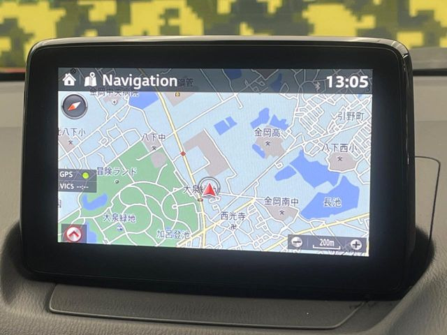 【マツダコネクトナビ】車内の雰囲気にマッチした一体型タイプのナビ。各種車輌設定やBluetooth再生等、様々な機能が楽しめます。直感的なダイヤル操作が可能で、使い勝手も良好です。