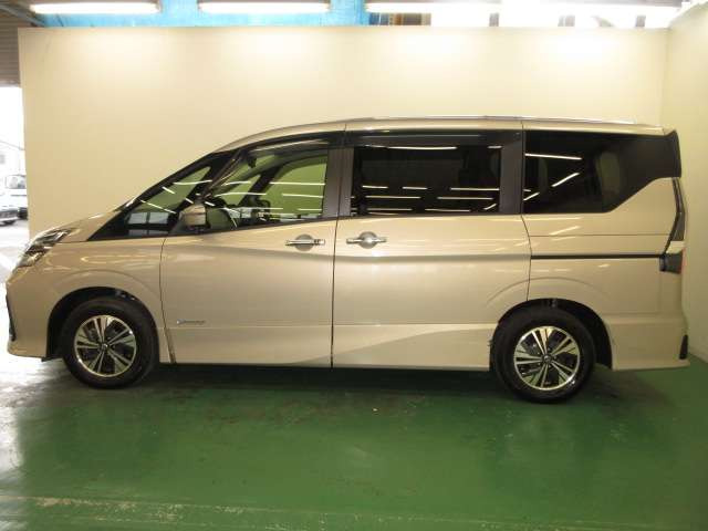 セレナ1.2 e-POWER ハイウェイスターV