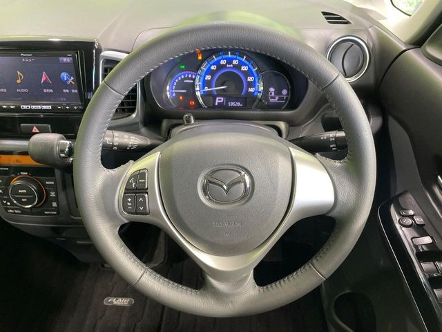 �y�����v�����X�e�A�����O�z�㎿�Ȋv���g�p���邱�ƂŁA��ɂ����������݂ƂĂ��^�]���₷���n���h���ł���