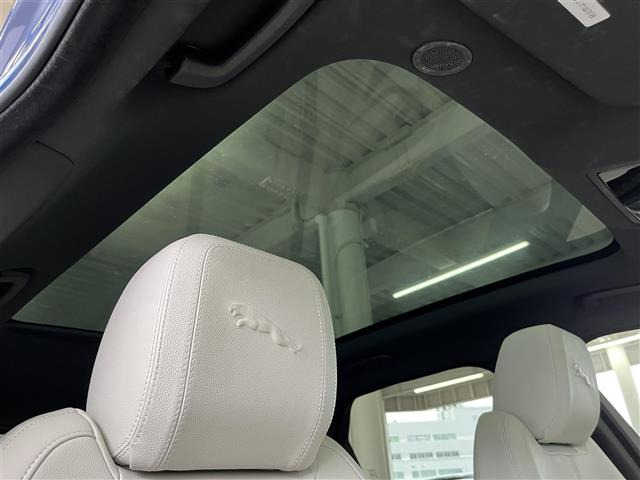 FペイスRダイナミック ブラック キュレーテッド フォー ジャパン  4WD