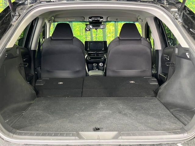 ���i�̂���������ʋ΁A���}���ɏ\���ȉ׎��X�y�[�X���m�ۂ��Ă���܂��B�Z�J���h�V�[�g��|���ƁA�傫�ȉו��̐ύڂ��\�ł���