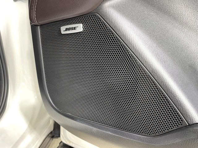 �yBOSE�T�E���h�V�X�e���z���[�J�[�I�v�V�����̍��i�ʃT�E���h�V�X�e���𓋍ځB��p�̃`���[�j���O���{���ꂽ�召�l�X�ȃX�s�[�J�[����ǎ��ȃT�E���h���t�ł��A�Տꊴ���ӂ�鉹����Ԃ����o���܂��B