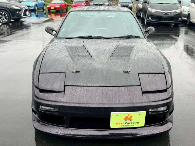 当店在庫は外装、内装クリーニング後に展示し、併せて事故修復歴の有無、メーター改ざん歴の有無も第三者機関による検査を全台実施しております。車検、整備、鈑金塗装も自社で対応できますのでご安心ください。