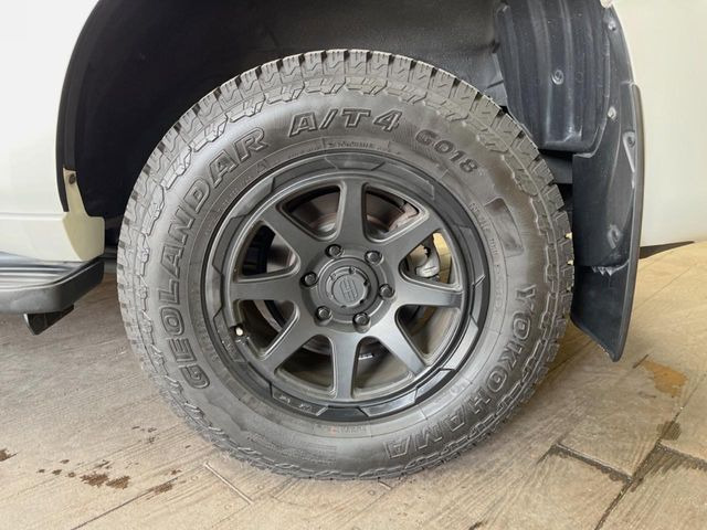 �y����17�C���`�A���~�z�C�[���z�O�ςɃ}�b�`���������A���~�z�C�[���𑕒����Ă���܂��B�e��ЊO�A���~�z�C�[����A�X�^�b�h���X�^�C�����戵�����Ă���܂��B���񂲑��k����������