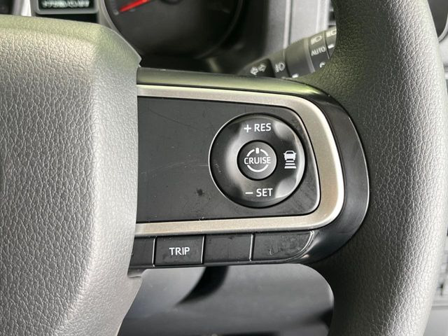 【アダプティブクルーズコントロール】高速道路での長距離走行が楽に!!自動で速度を保つクルーズコントロールが、衝突軽減システムと連携し、前方の車両を感知して車間を保つように速度調節してくれます!!