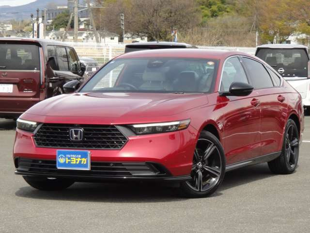 ★走行わずか1590キロ!!綺麗な室内!新車保証書・取説完備!内装・外装ともに程度上物です!装備も充実の一押し車、お急ぎ下さい!★