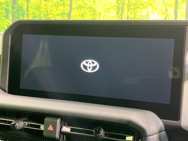 �y����12�^�i�r�z�l�C�̏����i�r�𑕔����Ă���܂��B�i�r�̎g���₷���͂������A�I�[�f�B�I�@�\���[��!�L�����v�◷�s�͂������A�ʋ΂┃�����ȂǕ��i�̃h���C�u���y�����Ȃ�͂���