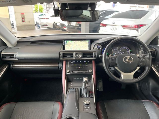 IS300h バージョンL