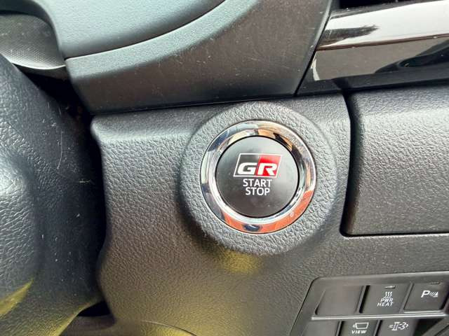 気になるお車がありましたら右の電話番号から直接お店にお問い合わせください。支払方法から車両情報、状態までなんでもご説明させて頂きます。スタッフ一同ご連絡お待ちしております。