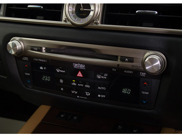 マークレビンソンプレミアムサウンドシステム!そのクリアで迫力あるサウンドにより、オーディオブランドとして名高いブランドです!まるでコンサートホールのような臨場感を味わえます!!