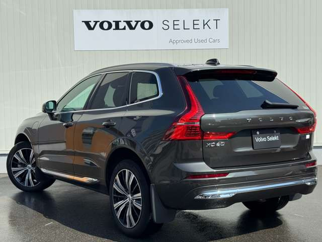 XC60リチャージ PHEV T8 AWD インスクリプション 4WD
