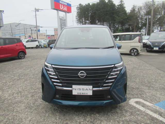 セレナ1.4 e-POWER ハイウェイスターV