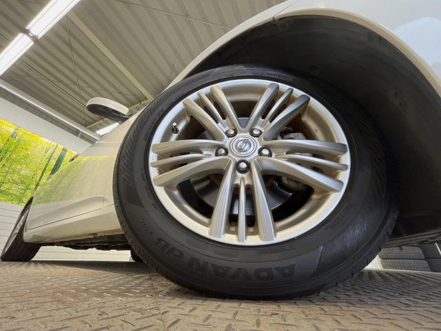 �y����17�C���`�A���~�z�C�[���z�O�ςɃ}�b�`���������A���~�z�C�[���𑕒����Ă���܂��B�e��ЊO�A���~�z�C�[����A�X�^�b�h���X�^�C�����戵�����Ă���܂��B���񂲑��k����������