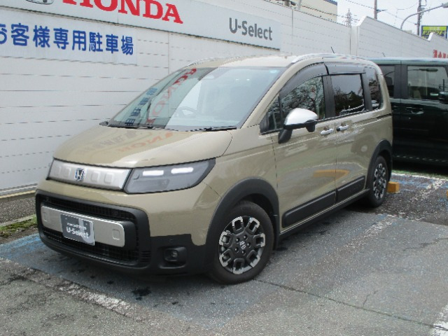 フリード1.5 e:HEV クロスター