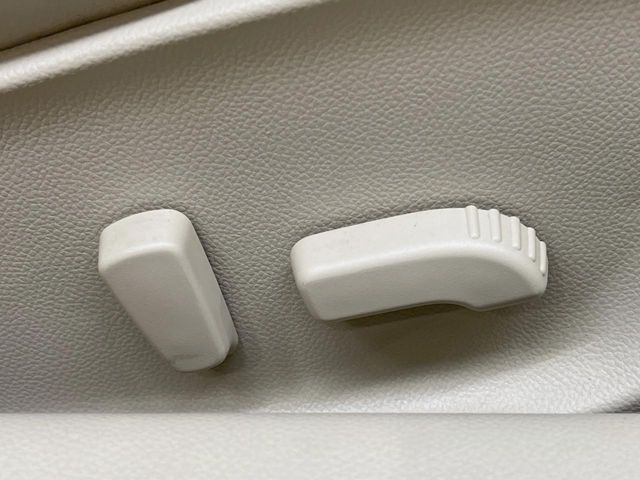 �y�p���[�V�[�g�z�X�C�b�`��ŊȒP�ɃV�[�g�̔��������\!�d��������͂�����܂���!���K�ȃV�[�g�|�W�V�����ɃZ�b�g���āA���K�ȃh���C�u�����y���݂��������B