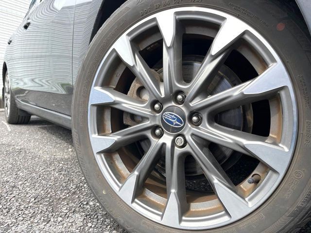 �y����17�C���`�A���~�z�C�[���z�O�ςɃ}�b�`���������A���~�z�C�[���𑕒����Ă���܂��B�e��ЊO�A���~�z�C�[����A�X�^�b�h���X�^�C�����戵�����Ă���܂��B���񂲑��k����������