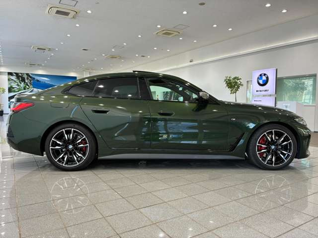 4シリーズグランクーペM440i xドライブ 4WD