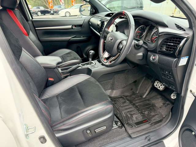 気になるお車がありましたら右の電話番号から直接お店にお問い合わせください。支払方法から車両情報、状態までなんでもご説明させて頂きます。スタッフ一同ご連絡お待ちしております。